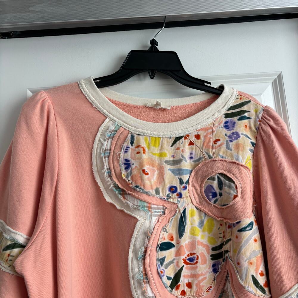 easel Peach Floral Appliqué Short Sleeve Blouse - Picture 3 of 10